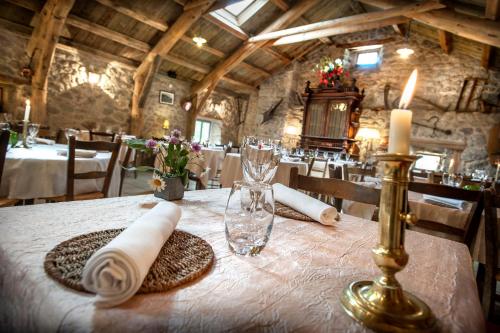 餐廳, Hôtel Restaurant de la Poste et La Grange Détente, espace bien-être (Hotel Restaurant de la Poste et La Grange Detente, espace bien-etre) in 沙托納德朗東 餐廳, Hôtel Restaurant de la Poste et La Grange Détente, espace bien-être (Hotel Restaurant de la Poste et La Grange Detente, espace bien-etre) in 沙托納德朗東