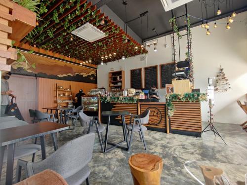 Restaurant, Hotel 17 in Kota Kinabalu Restaurant, Hotel 17 in Kota Kinabalu