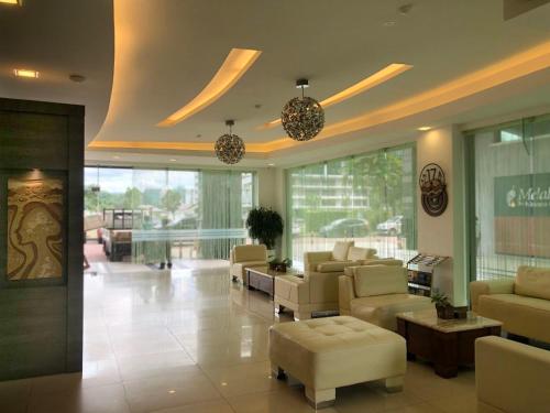 Lobby, Hotel 17 in Kota Kinabalu Lobby, Hotel 17 in Kota Kinabalu