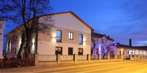 Entrada, Hotel Stara Fabryka in Malogoszcz Entrada, Hotel Stara Fabryka in Malogoszcz