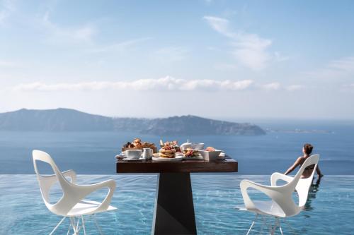 Eten en drinken, West East Suites in Imerovigli Eten en drinken, West East Suites in Imerovigli