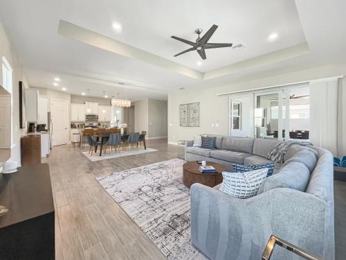 New house in Naples Reserve, Heated Pool. Close to 5th Ave, Marco Island, beach in Lely Resort (FL) New house in Naples Reserve, Heated Pool. Close to 5th Ave, Marco Island, beach in Lely Resort (FL)
