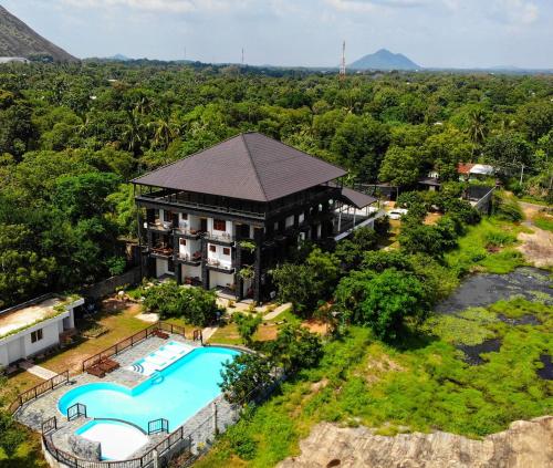 Surrounding environment, Sigiriya Kingdom Gate Dambulla in Sigiriya Surrounding environment, Sigiriya Kingdom Gate Dambulla in Sigiriya