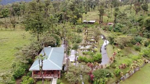 花園, Cabañas Los Laguitos Rio Celeste (Cabanas Los Laguitos Rio Celeste) in 比哈瓜德烏帕拉 花園, Cabañas Los Laguitos Rio Celeste (Cabanas Los Laguitos Rio Celeste) in 比哈瓜德烏帕拉