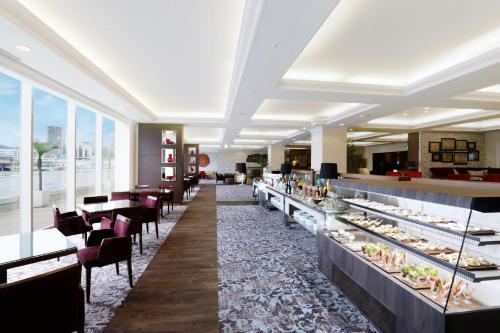 בר/טרקלין, Kobe Meriken Park Oriental Hotel in קובה בר/טרקלין, Kobe Meriken Park Oriental Hotel in קובה