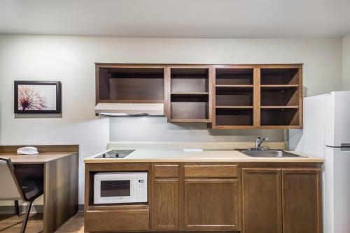 WoodSpring Suites Chicago Addison in South O'Hare WoodSpring Suites Chicago Addison in South O'Hare