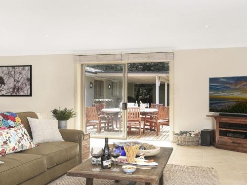Garland Park - 3 night weekends for price of 2 in Bundanoon Garland Park - 3 night weekends for price of 2 in Bundanoon