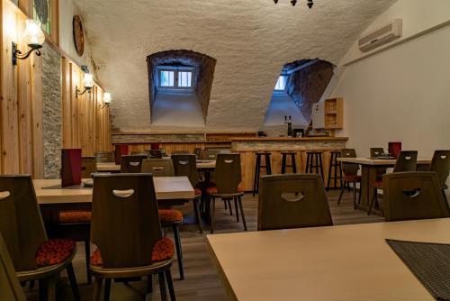 Bar/ Salón, Hôtellerie du Couvent Oberbronn (Hotellerie du Couvent Oberbronn) in Niederbronn-les-Bains Bar/ Salón, Hôtellerie du Couvent Oberbronn (Hotellerie du Couvent Oberbronn) in Niederbronn-les-Bains