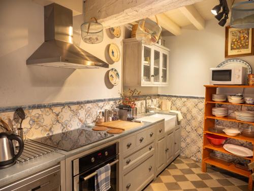 Konyha, Encantadora Casa de Pueblo con 5 Hab. en Burgos in Santo Domingo De Silos Konyha, Encantadora Casa de Pueblo con 5 Hab. en Burgos in Santo Domingo De Silos