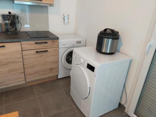 Kitchen, Maison individuelle neuve plein pied avec terrasse et jardin clos 10minutes a pied de la plage in Quiberville Kitchen, Maison individuelle neuve plein pied avec terrasse et jardin clos 10minutes a pied de la plage in Quiberville