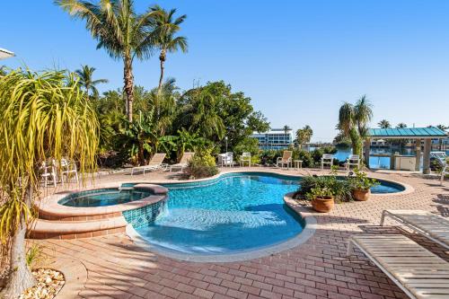 Waterfront Wonder in Lower Matecumbe Key Waterfront Wonder in Lower Matecumbe Key