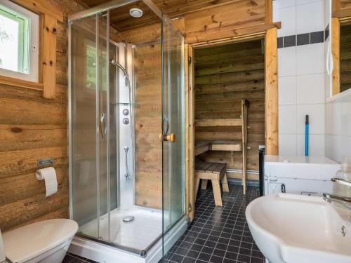 Bathroom, Holiday Home Ahvenranta by Interhome in Tuusniemi Bathroom, Holiday Home Ahvenranta by Interhome in Tuusniemi