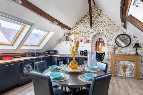 Kitchen, Le Cobalt - A 10 minutes de Disneyland Paris in Saint-Thibault-des-Vignes Kitchen, Le Cobalt - A 10 minutes de Disneyland Paris in Saint-Thibault-des-Vignes