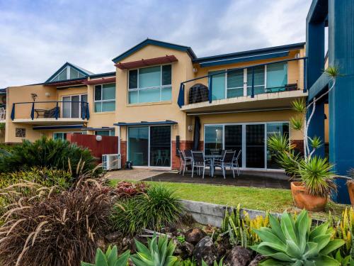 Riverview Apartments 2.3 in Iluka Riverview Apartments 2.3 in Iluka