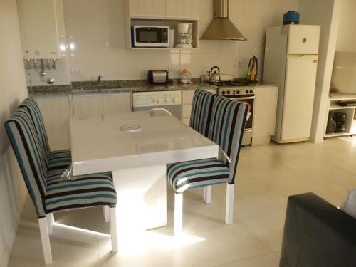 1-1/2 AMB c/BALCON SOLEADO en EDIFICIO FRENTE AL MAR in Barrio Constitucion 1-1/2 AMB c/BALCON SOLEADO en EDIFICIO FRENTE AL MAR in Barrio Constitucion