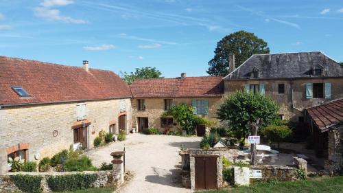 外部景觀, La Vieille Ferme: superbe complexe de 3 gîtes en pierre avec Piscine au coeur du Périgord Noir (La Vieille Ferme: superbe complexe de 3 gites en pierre avec Piscine au coeur du Perigord Noir) in 聖熱涅斯 外部景觀, La Vieille Ferme: superbe complexe de 3 gîtes en pierre avec Piscine au coeur du Périgord Noir (La Vieille Ferme: superbe complexe de 3 gites en pierre avec Piscine au coeur du Perigord Noir) in 聖熱涅斯