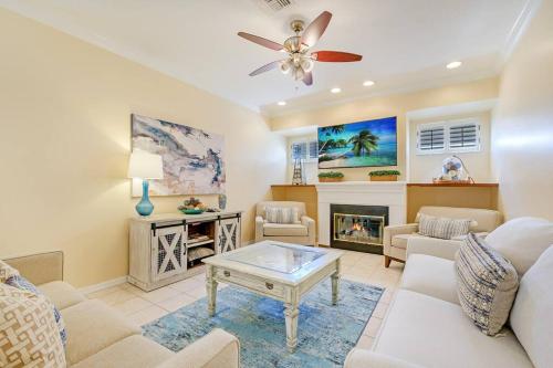 Paradise Escape Luxury Pool w/Game Room King Bed in 那不勒斯 (FL) Paradise Escape Luxury Pool w/Game Room King Bed in 那不勒斯 (FL)