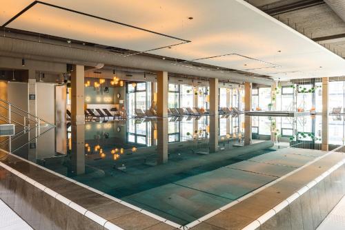 Úszómedence, aja Garmisch-Partenkirchen in Garmisch-Partenkirchen Városközpont Úszómedence, aja Garmisch-Partenkirchen in Garmisch-Partenkirchen Városközpont