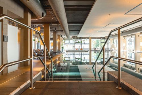 Úszómedence, aja Garmisch-Partenkirchen in Garmisch-Partenkirchen Városközpont Úszómedence, aja Garmisch-Partenkirchen in Garmisch-Partenkirchen Városközpont