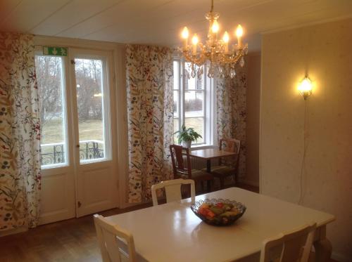 sala de TV, Bed & Breakfast Villa Sedin in Harnosand sala de TV, Bed & Breakfast Villa Sedin in Harnosand