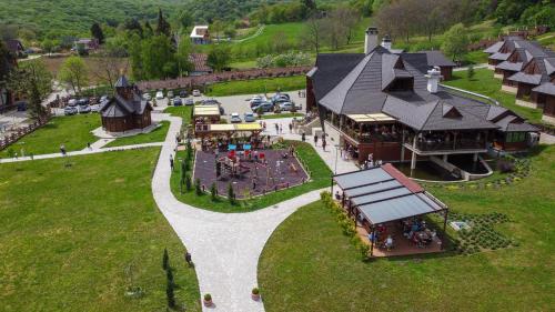 المنظر الخارجي, Etno Naselje Vrdnička kula (Etno Naselje Vrdnicka kula) in Vrdnik المنظر الخارجي, Etno Naselje Vrdnička kula (Etno Naselje Vrdnicka kula) in Vrdnik