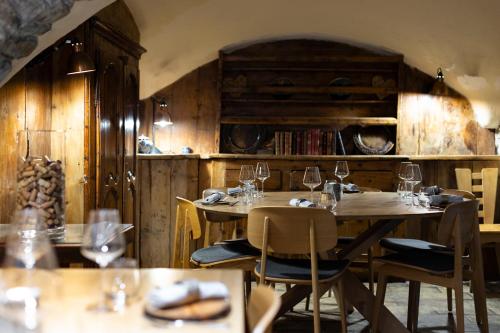 Ресторан, Hôtel Au Coin Du Feu in Мегев Ресторан, Hôtel Au Coin Du Feu in Мегев