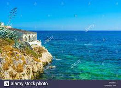 4 bedrooms villa at Mahdia 150 m away from the beach with sea view enclosed garden and wifi in Hiboun 4 bedrooms villa at Mahdia 150 m away from the beach with sea view enclosed garden and wifi in Hiboun
