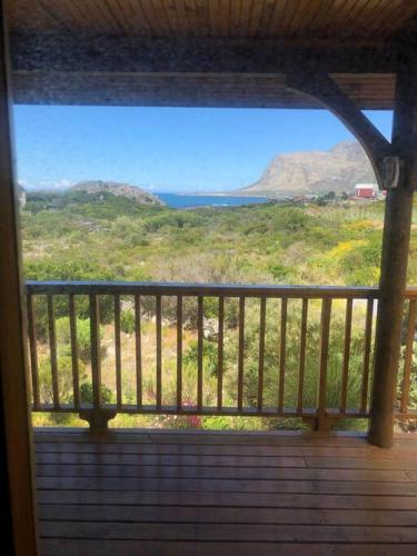 Adorable 2 bedroom seaside vacation home in Kleinmond Adorable 2 bedroom seaside vacation home in Kleinmond