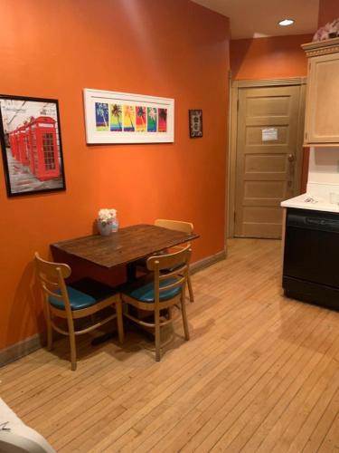Hollywood Rentals LLC in Uptown Hollywood Rentals LLC in Uptown