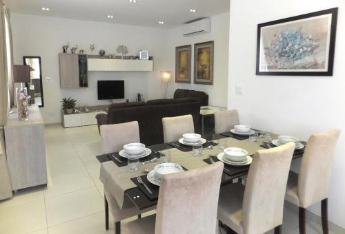 Faciliteter, Cozy Rooms - Great Bus Connections - Free Parking in Mosta Faciliteter, Cozy Rooms - Great Bus Connections - Free Parking in Mosta