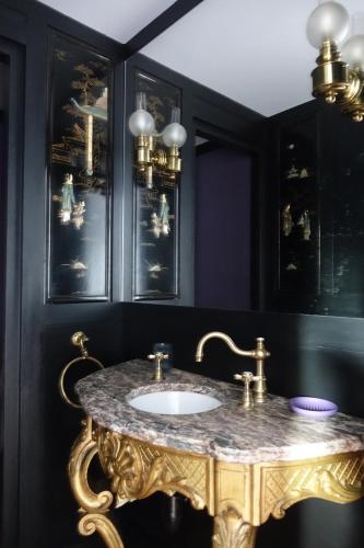 Bathroom, les chambres de la tour in Brionne Bathroom, les chambres de la tour in Brionne