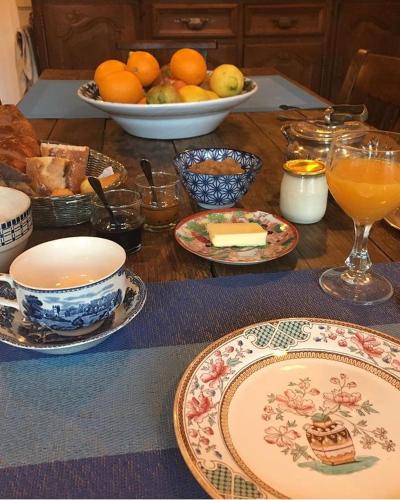 Food and beverages, les chambres de la tour in Brionne Food and beverages, les chambres de la tour in Brionne