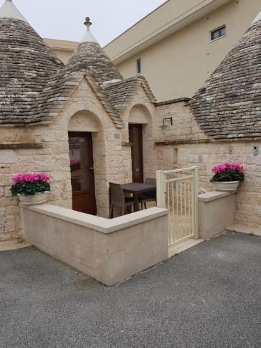 TRULLO GIUVICA in Locorotondo Town Center TRULLO GIUVICA in Locorotondo Town Center