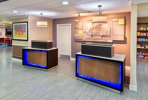 大堂, Holiday Inn Express Hotel & Suites Bonita Springs By IHG in 波尼他泉 (FL) 大堂, Holiday Inn Express Hotel & Suites Bonita Springs By IHG in 波尼他泉 (FL)