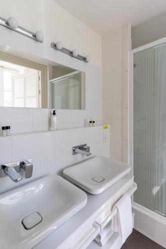 ห้องน้ำ, โรงแรมฟร็องซัว 1 เออร์เบิน สไตล์ (Hotel Francois 1er Urban Style) in กลางเมืองลา โรแชล ห้องน้ำ, โรงแรมฟร็องซัว 1 เออร์เบิน สไตล์ (Hotel Francois 1er Urban Style) in กลางเมืองลา โรแชล