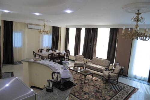 Szolgáltatások, Jewel Fayed Hotel in Ismailia Szolgáltatások, Jewel Fayed Hotel in Ismailia