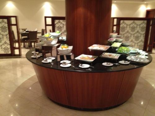 Makanan dan Minuman, Executives Hotel - Azizia in Al Aziziyah Makanan dan Minuman, Executives Hotel - Azizia in Al Aziziyah