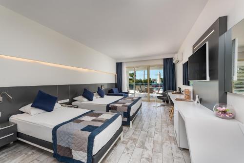 White City Beach Hotel in Elikesik White City Beach Hotel in Elikesik