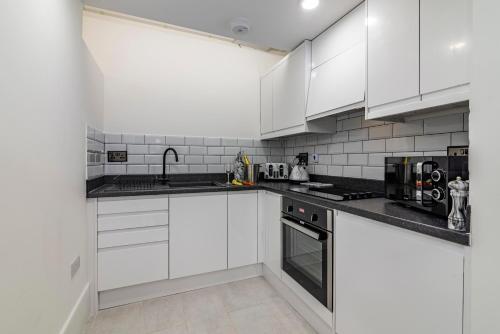 Kitchen, Garden Apartment West Bridgford in Trent Bridge Kitchen, Garden Apartment West Bridgford in Trent Bridge