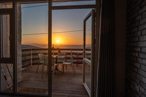 Balcony/terrace, Sunset B&B in Majdal Shams Balcony/terrace, Sunset B&B in Majdal Shams