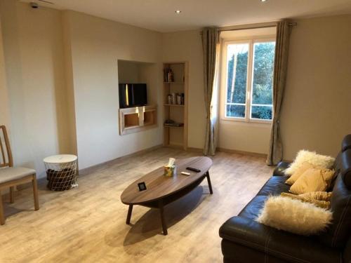 Maison de charme dans un Hameau Provençal (Maison de charme dans un Hameau Provencal) in Les Mees Maison de charme dans un Hameau Provençal (Maison de charme dans un Hameau Provencal) in Les Mees