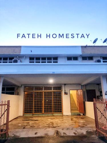 Casa di 25 m² con 3 camera(e) e 3 bagno(i) privato(i) in zona Kampung Keriang Dan (Fateh Homestay (Perlis)) in Kampung Keriang Dan Casa di 25 m² con 3 camera(e) e 3 bagno(i) privato(i) in zona Kampung Keriang Dan (Fateh Homestay (Perlis)) in Kampung Keriang Dan