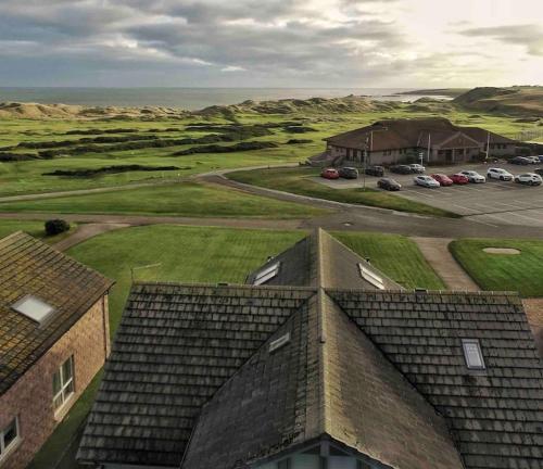 Luxurious home overlooking Cruden Bay golf course in Cruden Bay Luxurious home overlooking Cruden Bay golf course in Cruden Bay