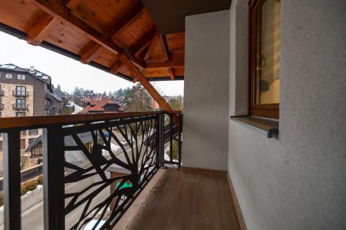 شرفة/ تراس, The Forest club S27 in Sloboda شرفة/ تراس, The Forest club S27 in Sloboda