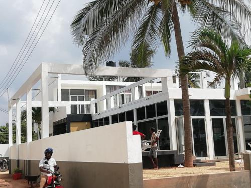 Saara Beach Hotel in Marawila Saara Beach Hotel in Marawila