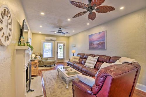 Bright Bradenton Retreat 1 Mi to Downtown! in Bradenton Riverfront Bright Bradenton Retreat 1 Mi to Downtown! in Bradenton Riverfront