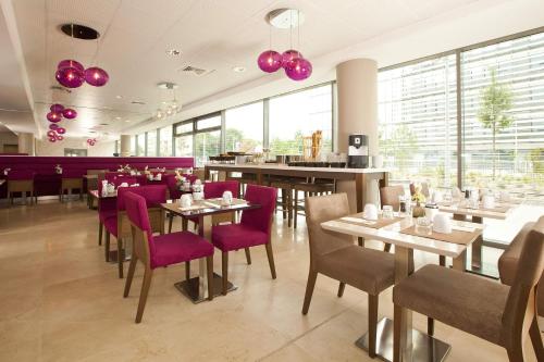 Restaurant, Residhome Paris Issy Les Moulineaux in Issy-Les-Moulineaux Restaurant, Residhome Paris Issy Les Moulineaux in Issy-Les-Moulineaux