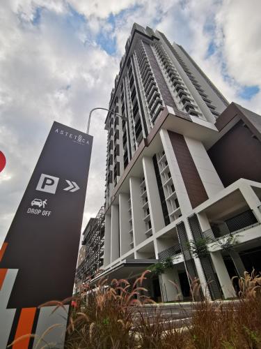 Astetica Residences 200mbps Wifi Netflix near Universiti Putra Malaysia Astetica Residences 200mbps Wifi Netflix near Universiti Putra Malaysia