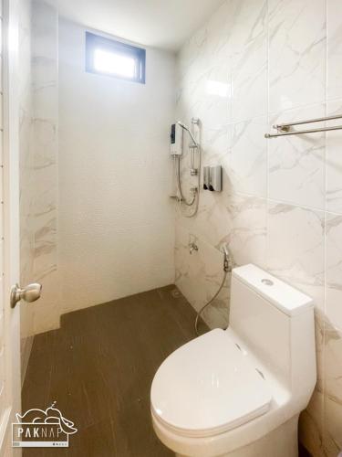Bathroom, พักแน๊ป โฮสเทล น่าน Paknap Hostel in Nan Suburbs Bathroom, พักแน๊ป โฮสเทล น่าน Paknap Hostel in Nan Suburbs