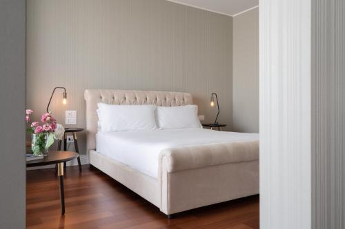 Guestroom, The Nicolaus Hotel in Bari Guestroom, The Nicolaus Hotel in Bari